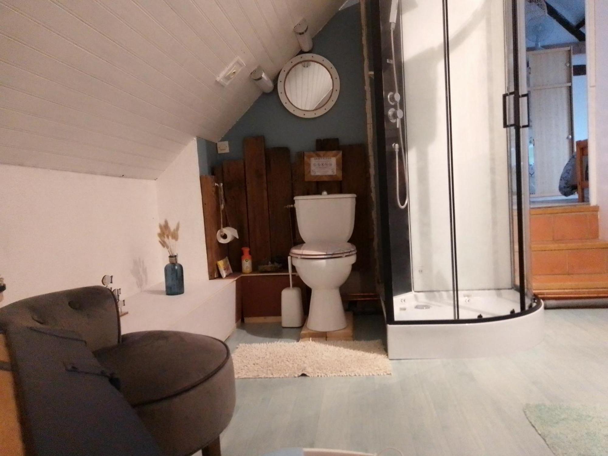 Le Clos Fleuri Ségrie Exteriör bild