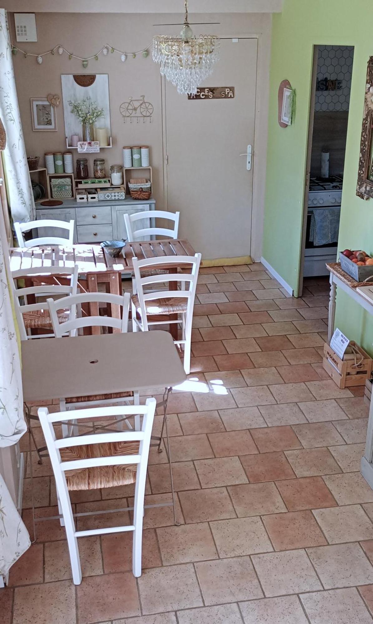 Le Clos Fleuri Ségrie Exteriör bild